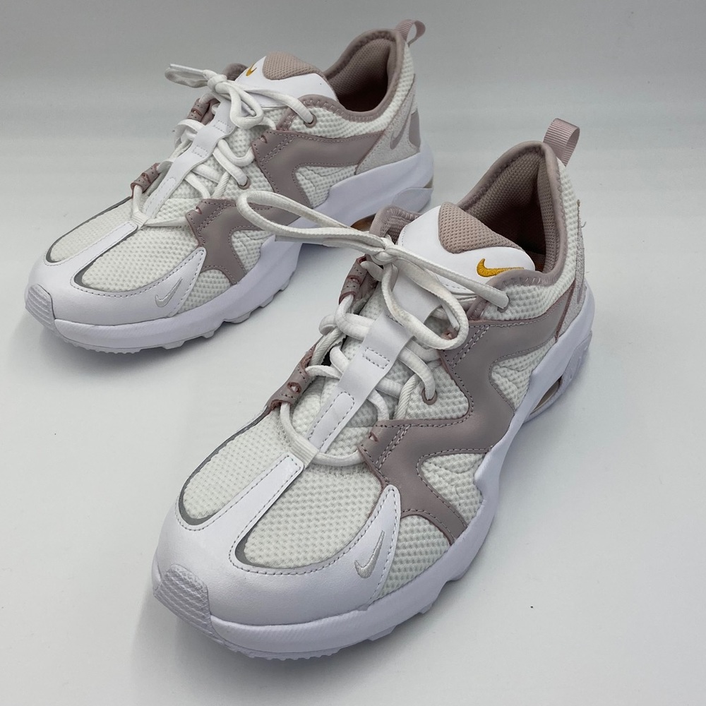 Nike Women’s Air Max Graviton